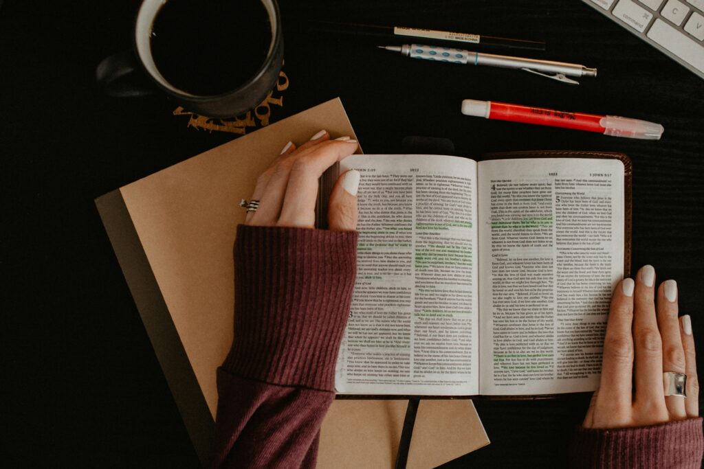 About kelly sikkema wn1o 0fpdo unsplash